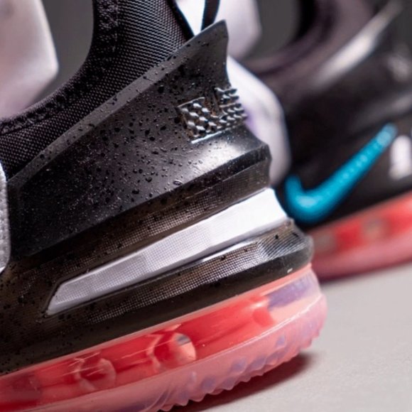 Nike LeBron XVIII 18 GS Basketball Shoes Graffiti Chlorine CW2760-900 Si… - Picture 8 of 12